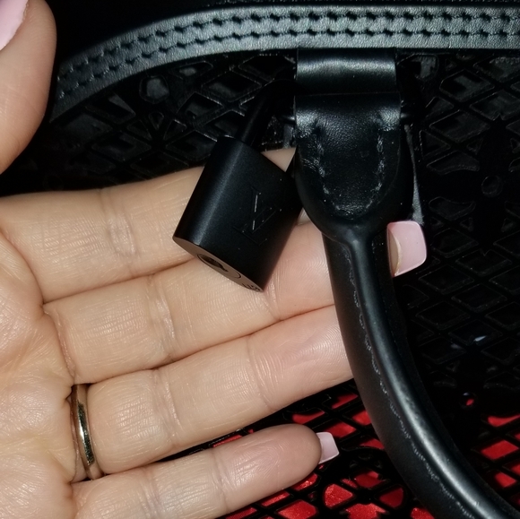 LOUIS VUITTON Patent Calfskin Laced Monogram Alma PM Black LIMITED & RARE - Picture 10 of 16